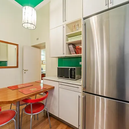Stunning 1 Bed Apt, Sleeps 3 Nr Centro * Roma